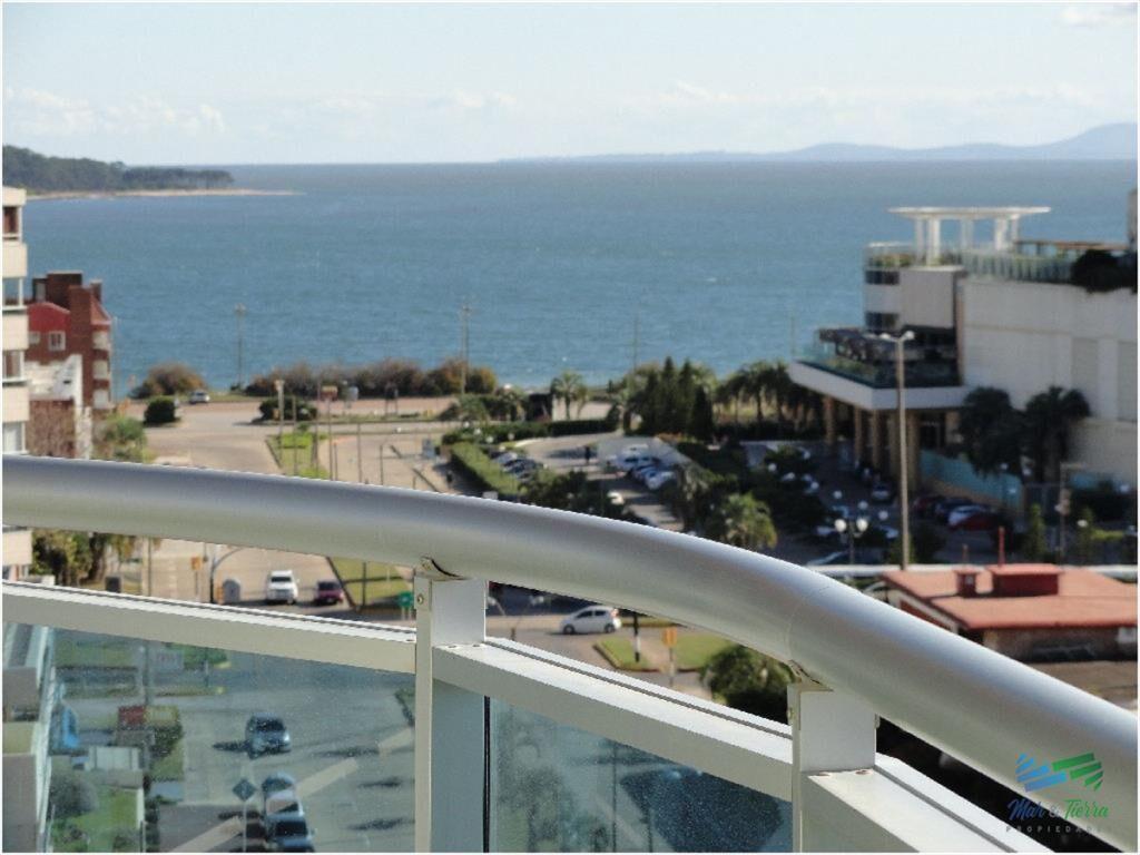 Apartamento en Brava, 3 dormitorios *