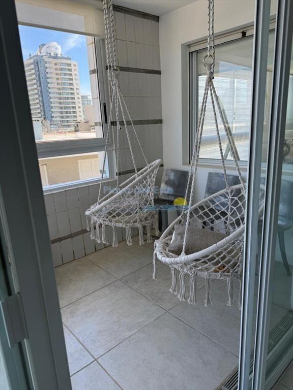 Apartamento en venta de 3 dormitorios y servicio