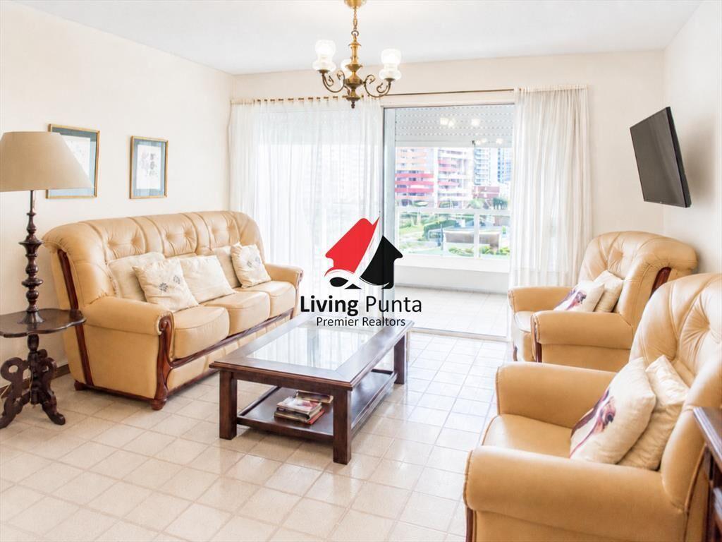 Vende apartamento de 2 dormitorios con vista al ,