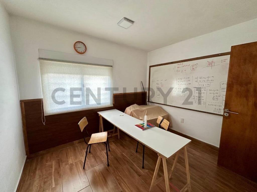 Venta/Casa La Comercial/3-4 dormitorios/1 baño/2 toilete/...