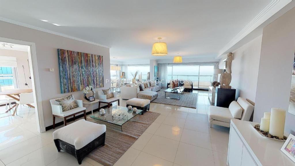 Excelente apartamento en venta en Torre Lobos,