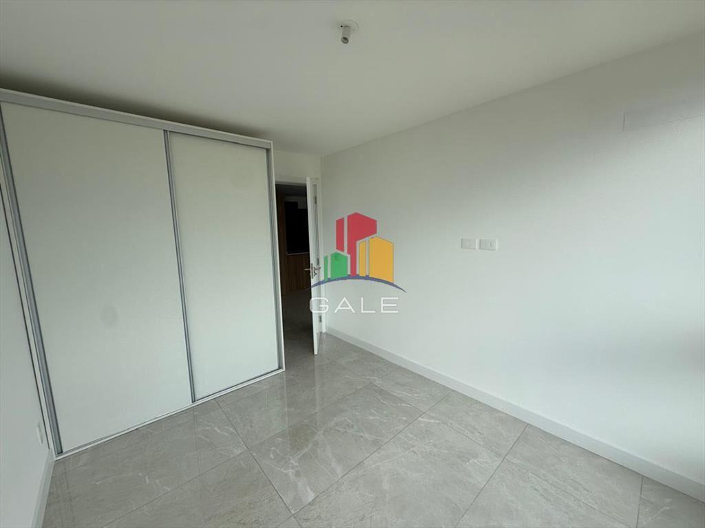 Vende apartamento de 1 dormitorio y medio en Punta del Este