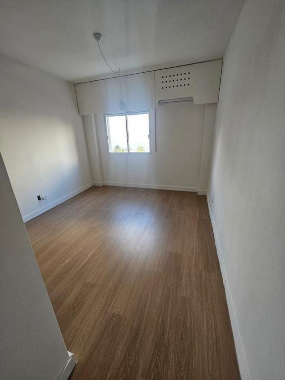 Plaza Gomensoro, vista al mar, luminosa, terraza, 47 m2 !!