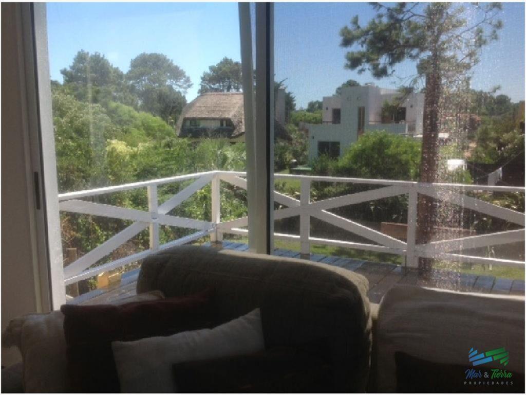 VENTA de casa en playa mansa,  casa en zona de al