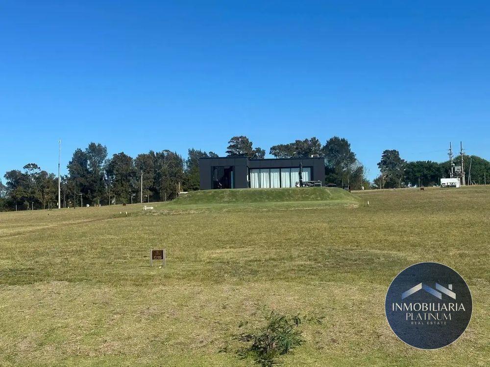 Terreno en venta de 883m2 ubicado en Cavas de la Tahona