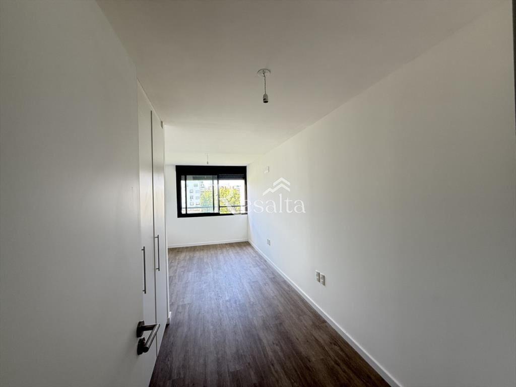 VENTA CENTRO CON COCHERA 1 DORMITORIO y MEDIO