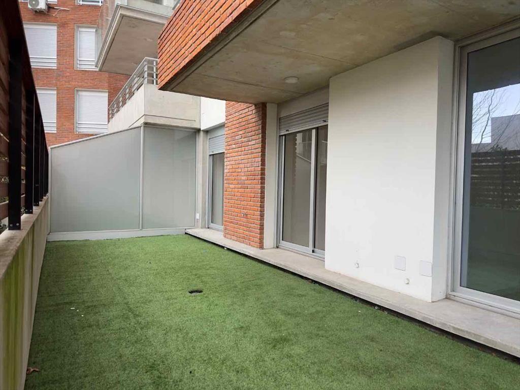 VENTA APARTAMENTO 2 DORMITORIOS, PATIO Y GARAGE