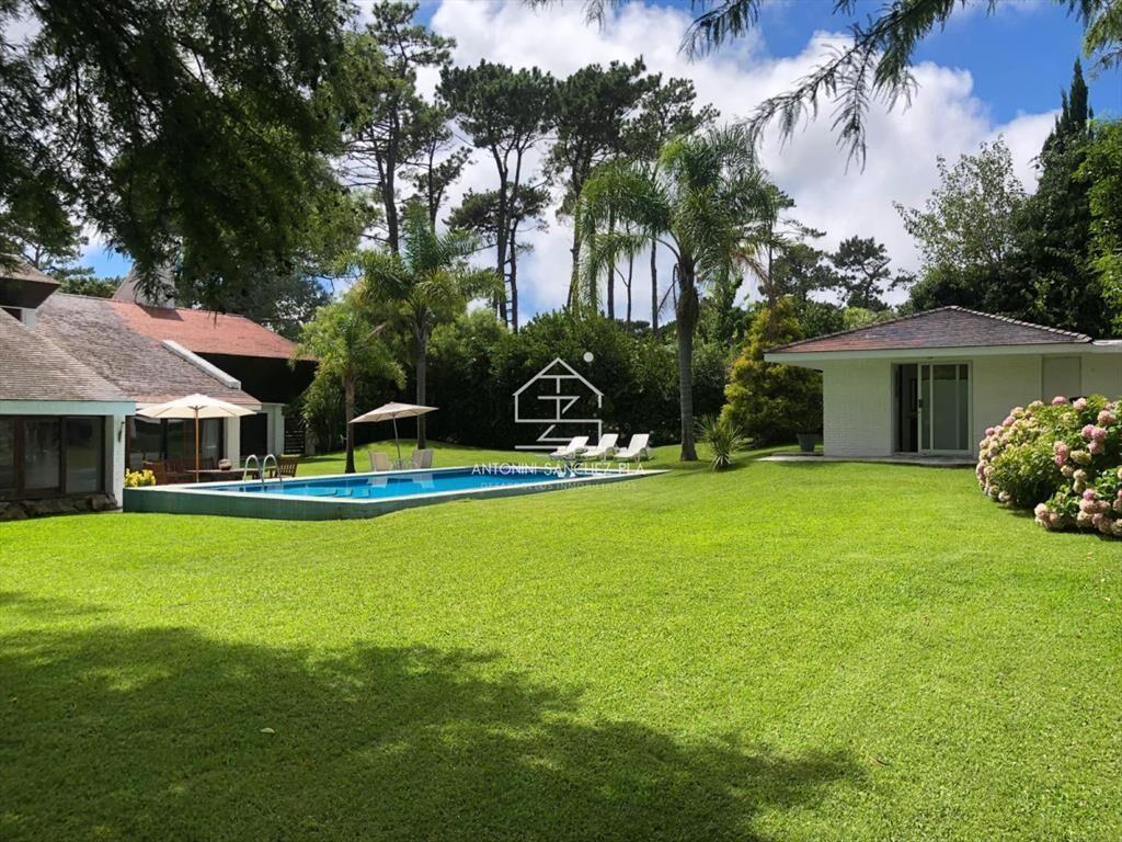 Venta Casa 5 dormitorios Cantegril Punta del Este