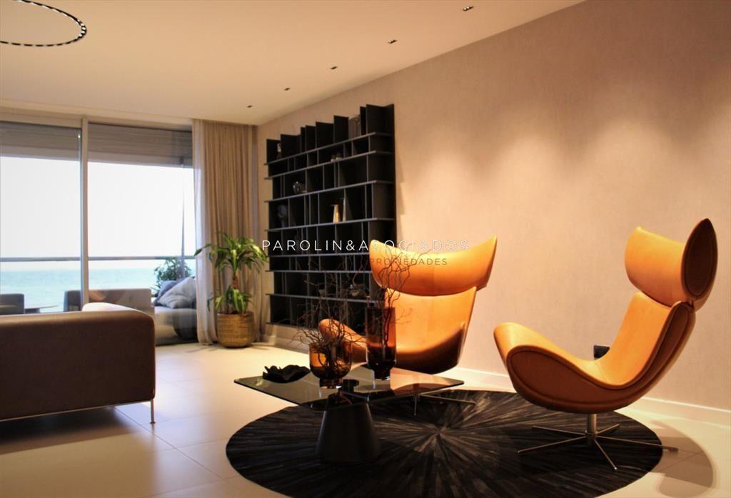 Apartamento en venta de 4 dormitorios en Tiburón
