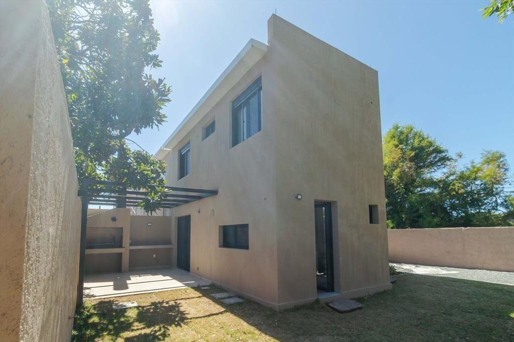 Venta Casa 3 dormitorios Shangrila