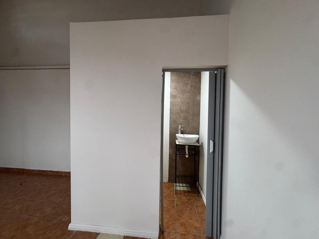 ALQUILER de LOCAL en esquina con potencial