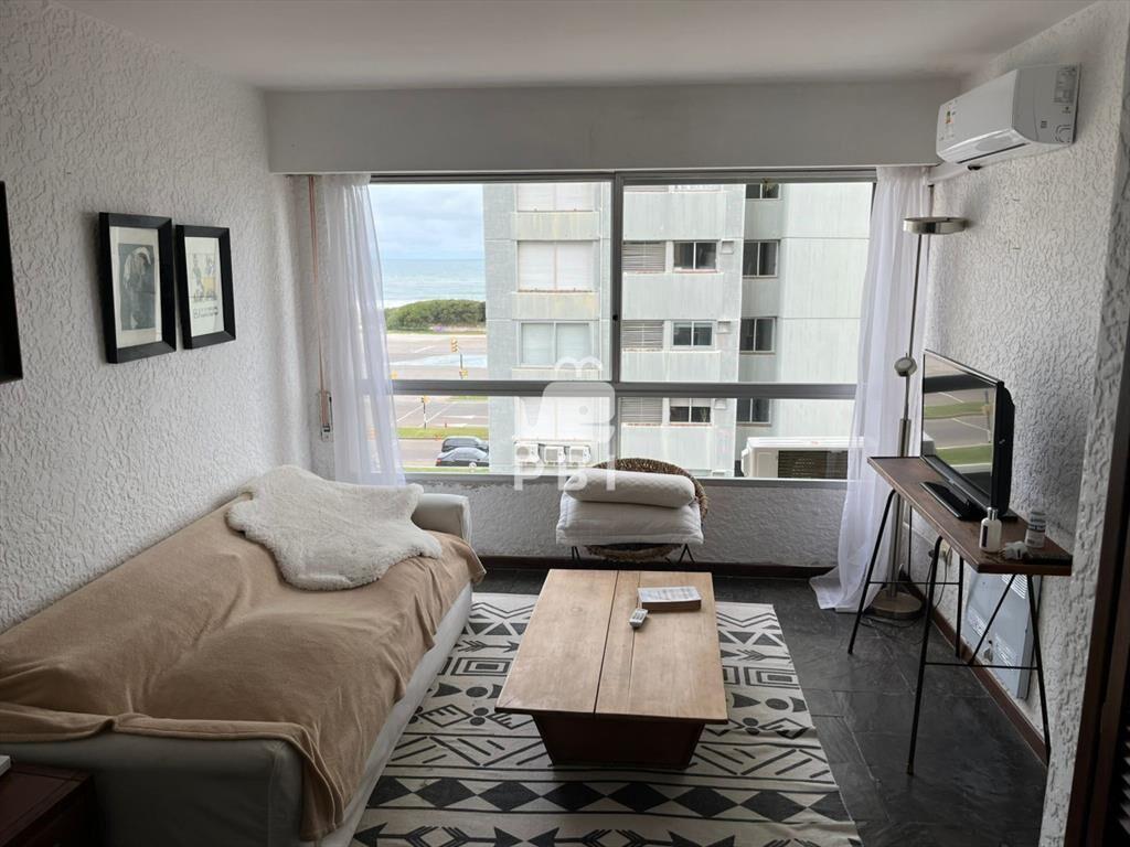Apartamento en venta 1 dormitorio en playa Brava Punta del