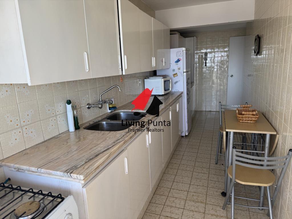 Excepcional unidad en venta. Piso alto y con las