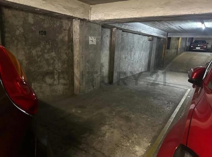 Cochera en venta – a pasos de 18 - ubicación premium