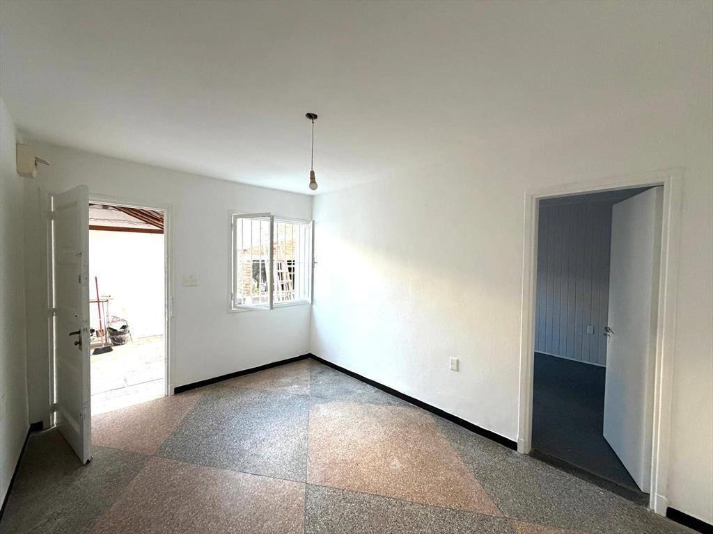 Alquiler de Casa en Mateo  Vidal con 1 dormitorio y garaje e