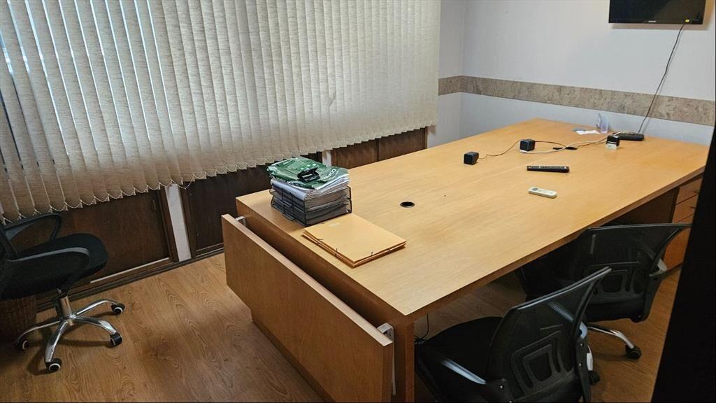VENTA Oficina Ciudad Vieja 2 Baños