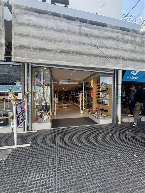 Local comercial en excelente ubicación sobre Av. Garzón.