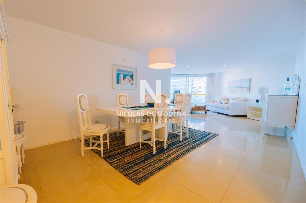 Apartamento de 3 dormitorios en venta. Torre Sol
