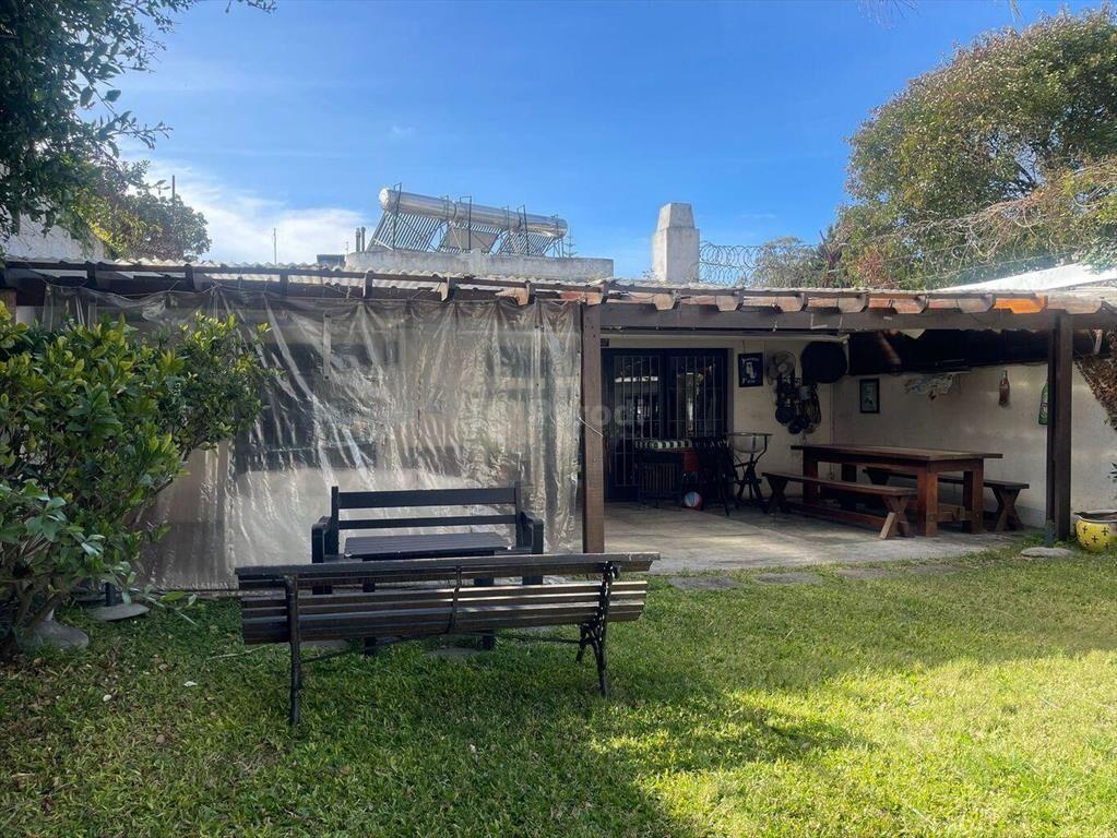 PARODI Venta de casa con jardin Parque Batlle