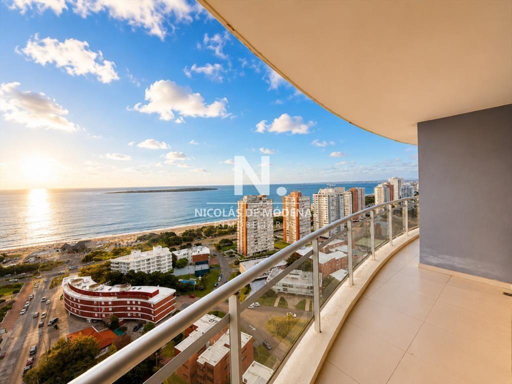 En venta apartamento de 3 dormitorios con vista