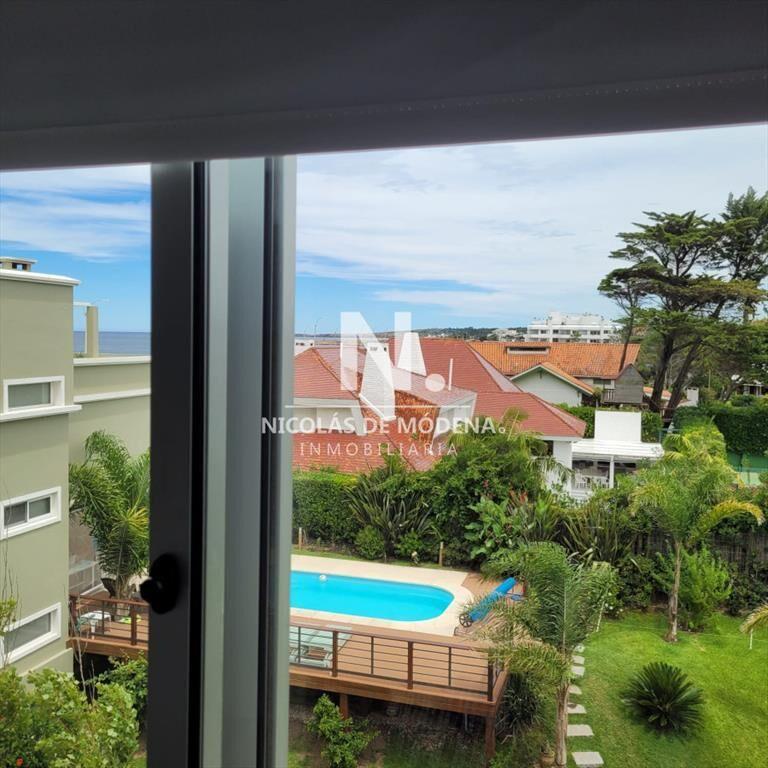 Vende apartamento de 3 Dormitorios en Pinares del