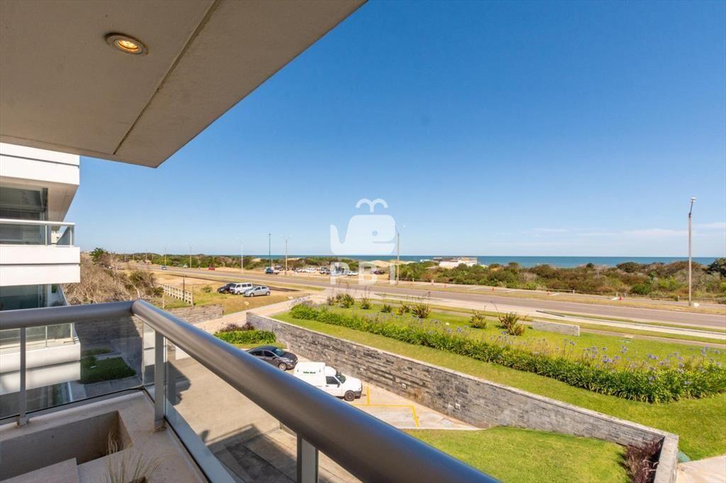 Venta departamento 3 dormitorios en Playa Brava -