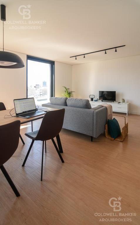 Venta apartamento penthouse cuatro dormitorios con renta en
