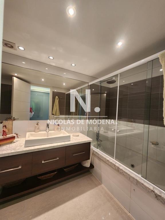 Departamento de 3 dormitorios + depndencia en venta en Torr