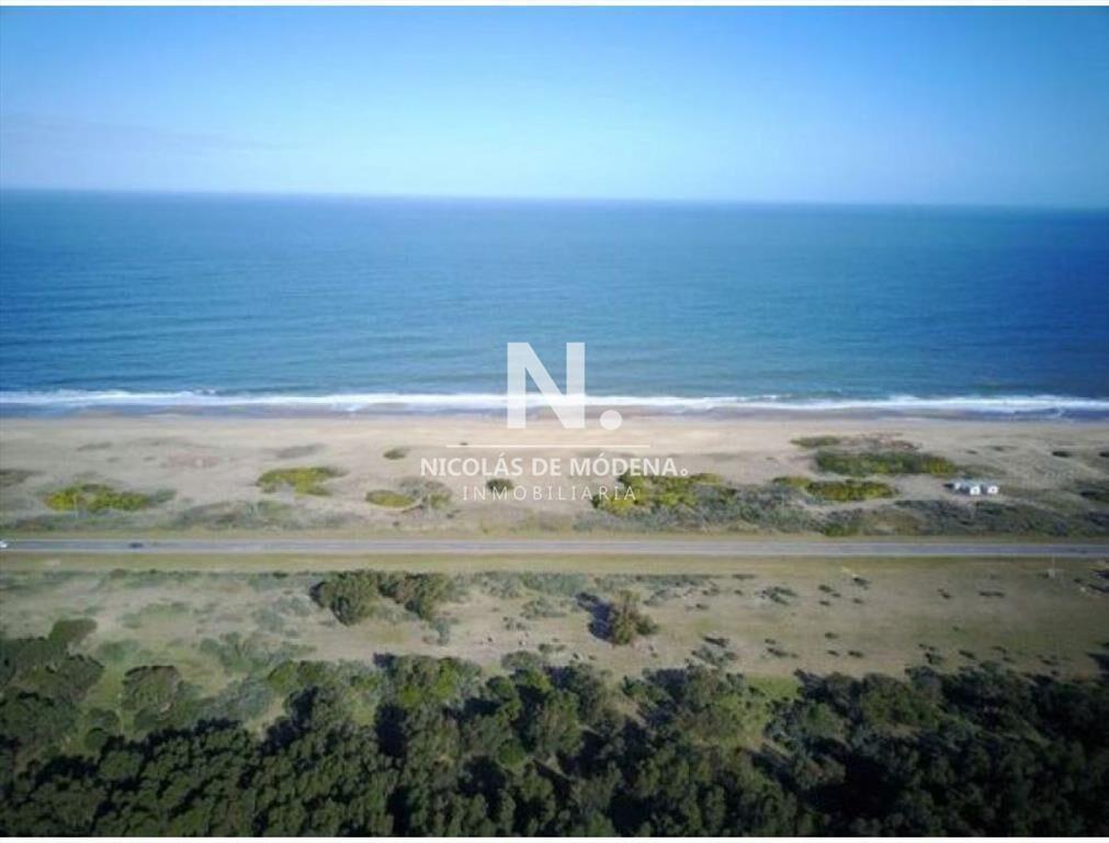 Vende chacra con costa en Punta del Este.