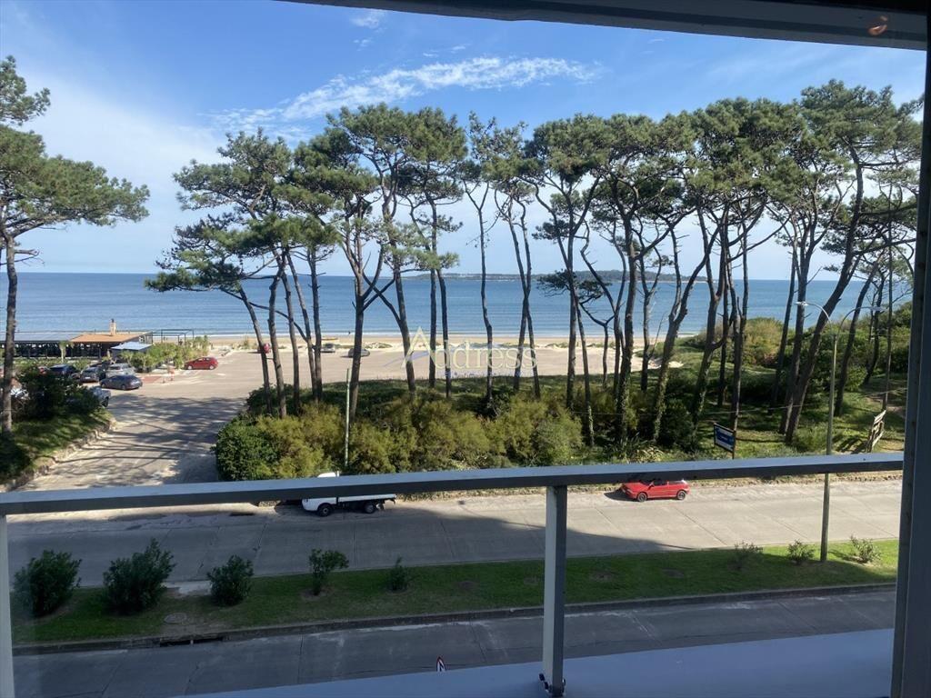 Apartamento en Mansa frente al mar - Punta del