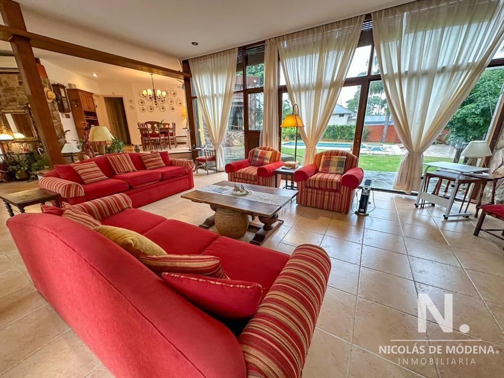 Casa en excelente zona de Playa Mansa