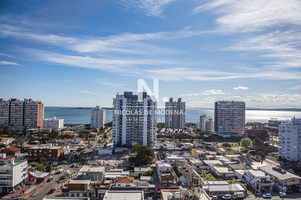 Piso alto con vista panoramica, 1 dormitorio y en