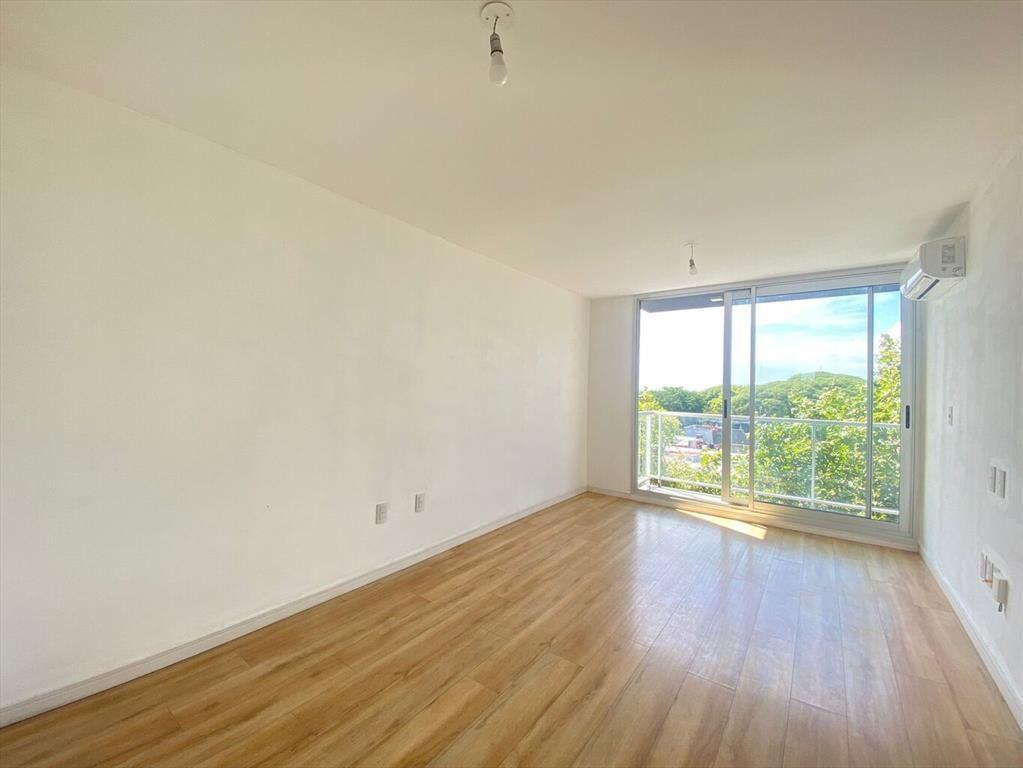 Venta apartamento 2 dormitorios, con parrillero en la comer