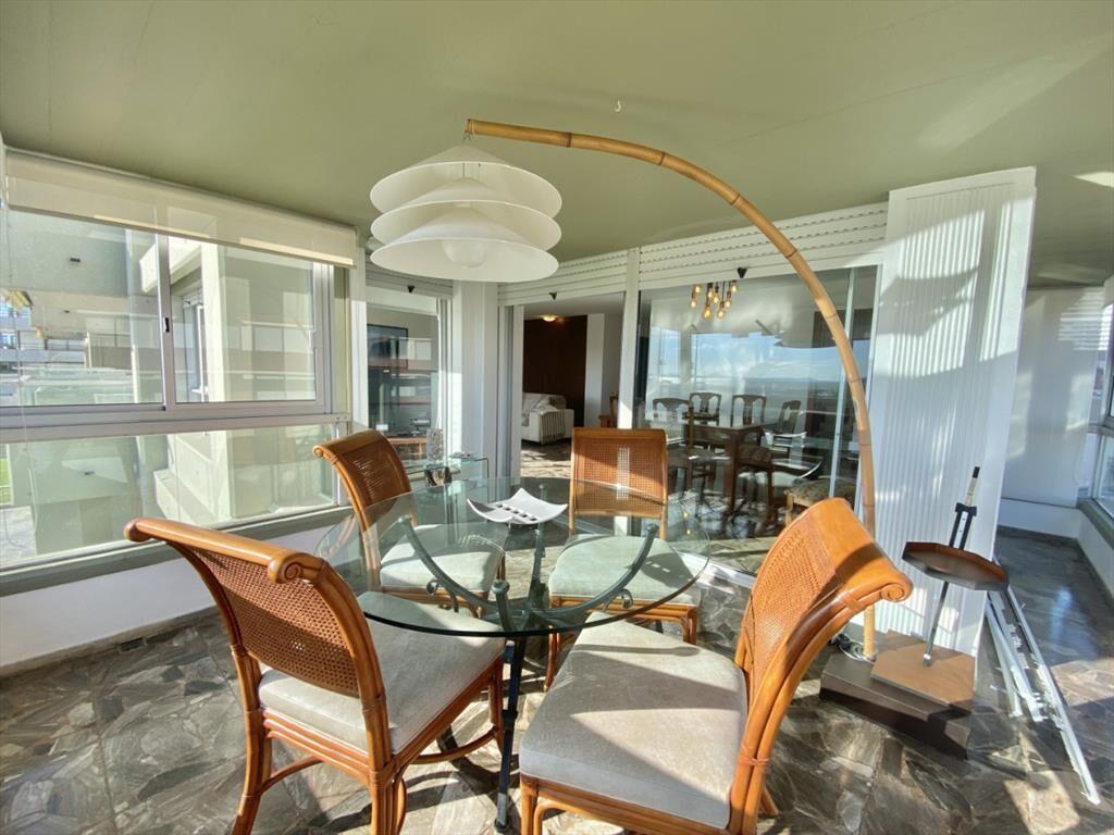 VENTA APARTAMENTO 4 DORMITORIOS, MALECON IV- PUNTA DEL ESTE