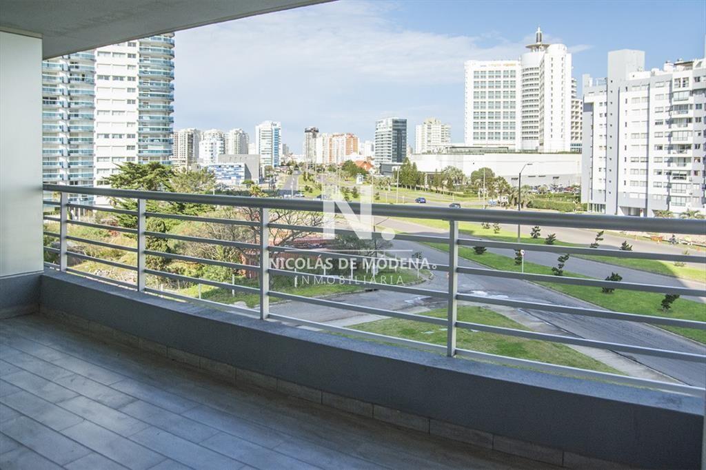 Departamento de 2 dormitorios en venta en torre moderna a m