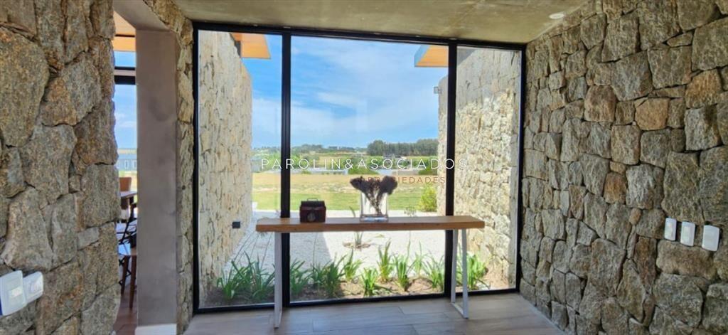 Casa en Venta de 4 Dormitorios en Pueblo Mio,
