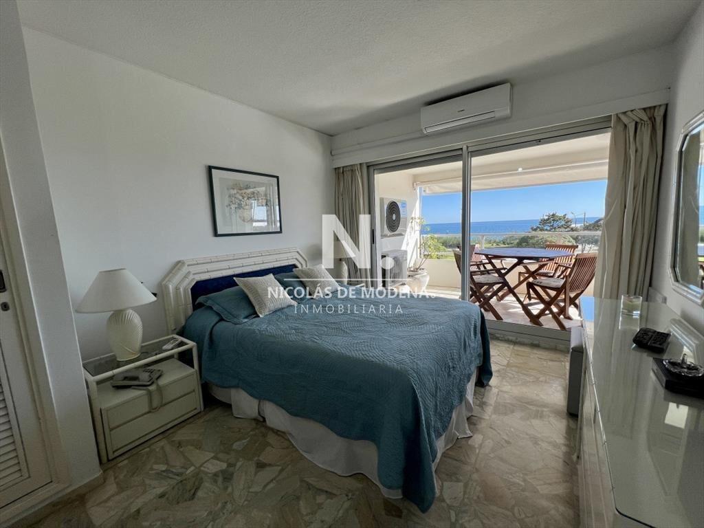 Departamento de 2 dormitorios en venta frente al