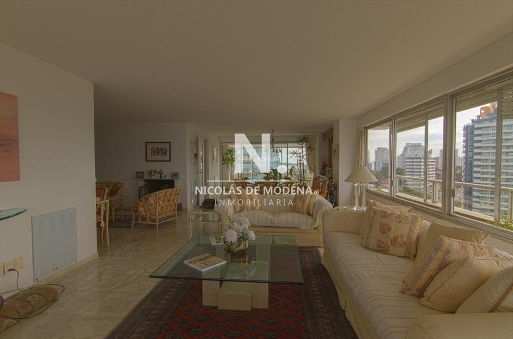 Esplendido departamento en venta ubicado en Brava