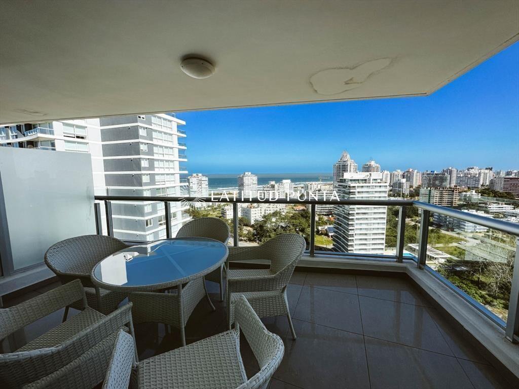 Brava, piso alto en One de 3 dormitorios en suite