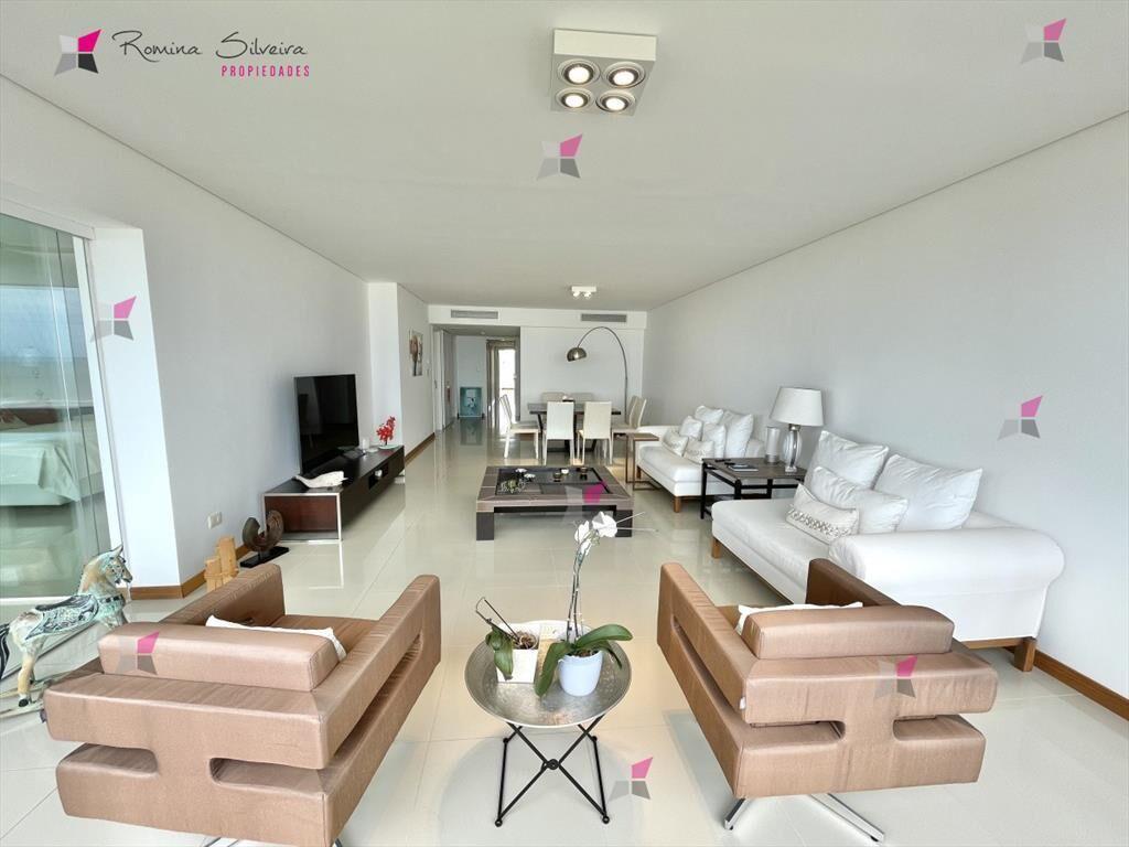 ALQUILER TEMPORARIO APARTAMENTO 3 DORMITORIOS Y DEPENDENCIA