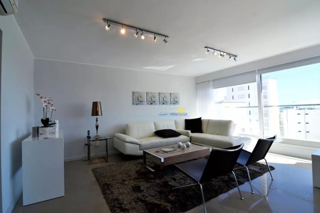Apartamento en Venta de 3 dormitorios en Punta ,