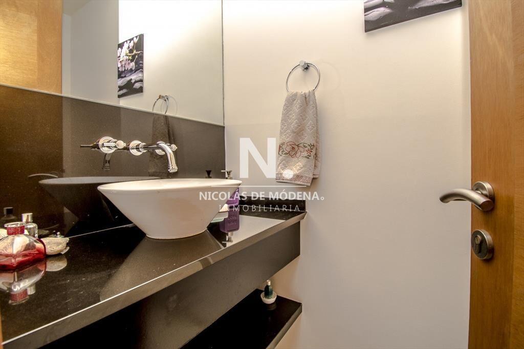 Apartamento En Alquiler, 3 Dorm. + Servicio en