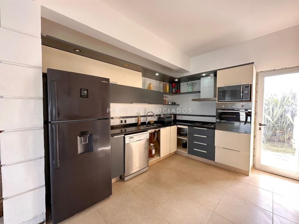 Excelente casa en venta de 5 dormitorios en Punta