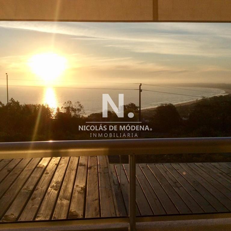 Departamento en la bahía de Punta Ballena.