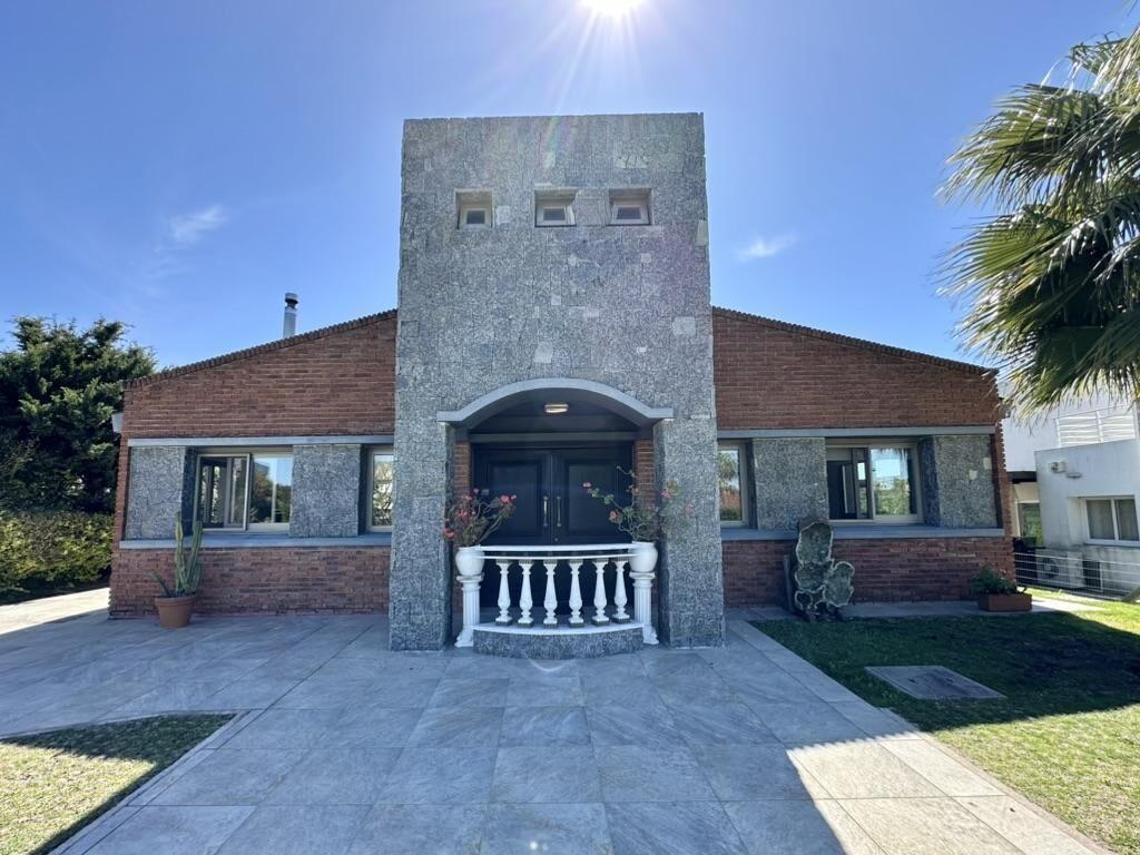 Venta Exclusiva Casa en Lomas de Carrasco La Tahona - CON R