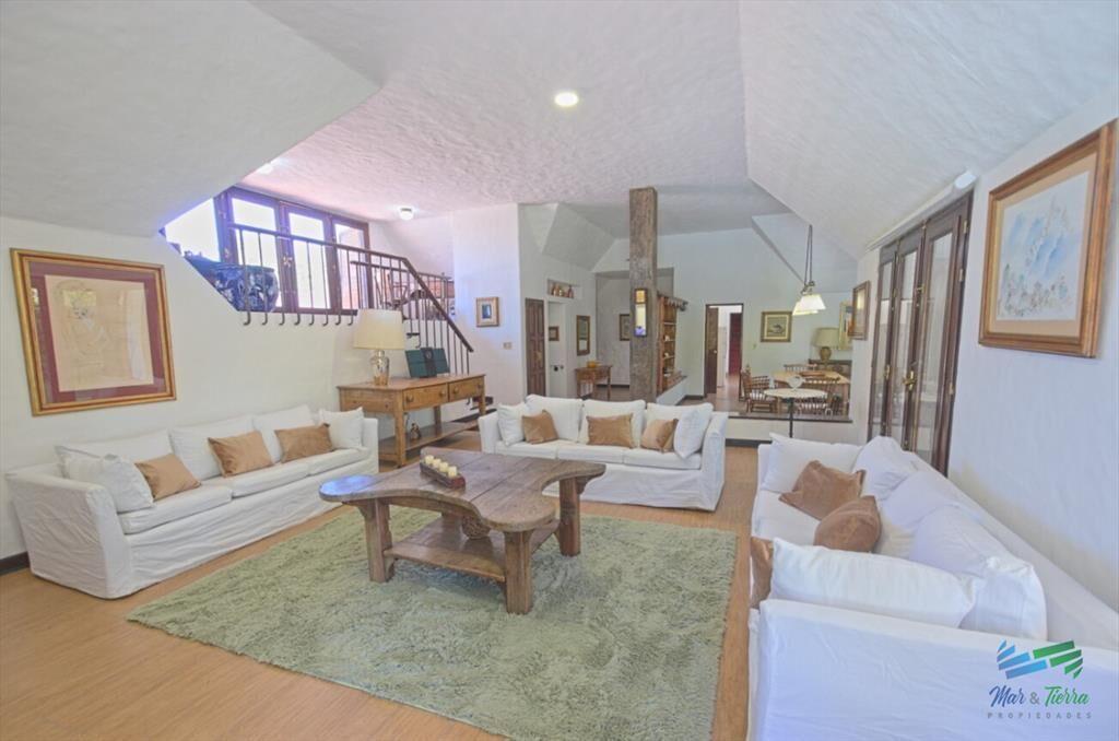 Casa de 4 dormitorios con piscina climatizada en alquiler