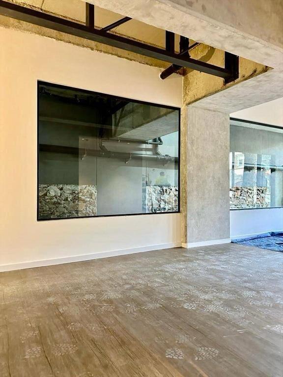 Venta de Local comercial con 200 Mts ² y 7 garages en Cordón
