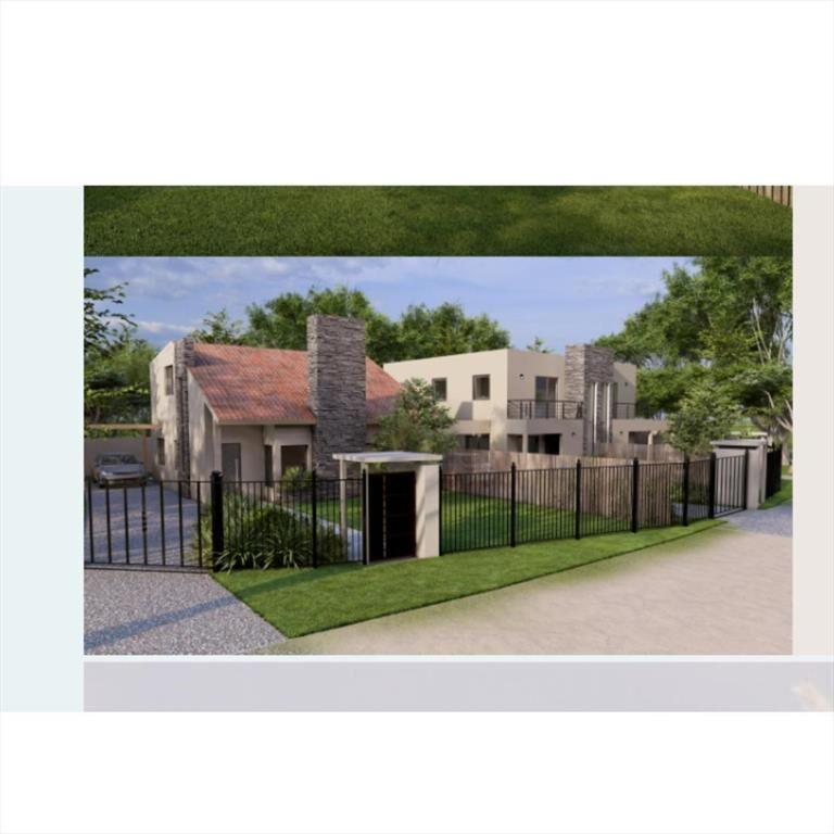 Casa en venta 4 dormitorios 3 baños dúplex amplio patio y j