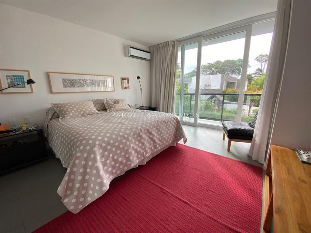 Casa en venta de 5 dormitorios en Mansa, Punta
