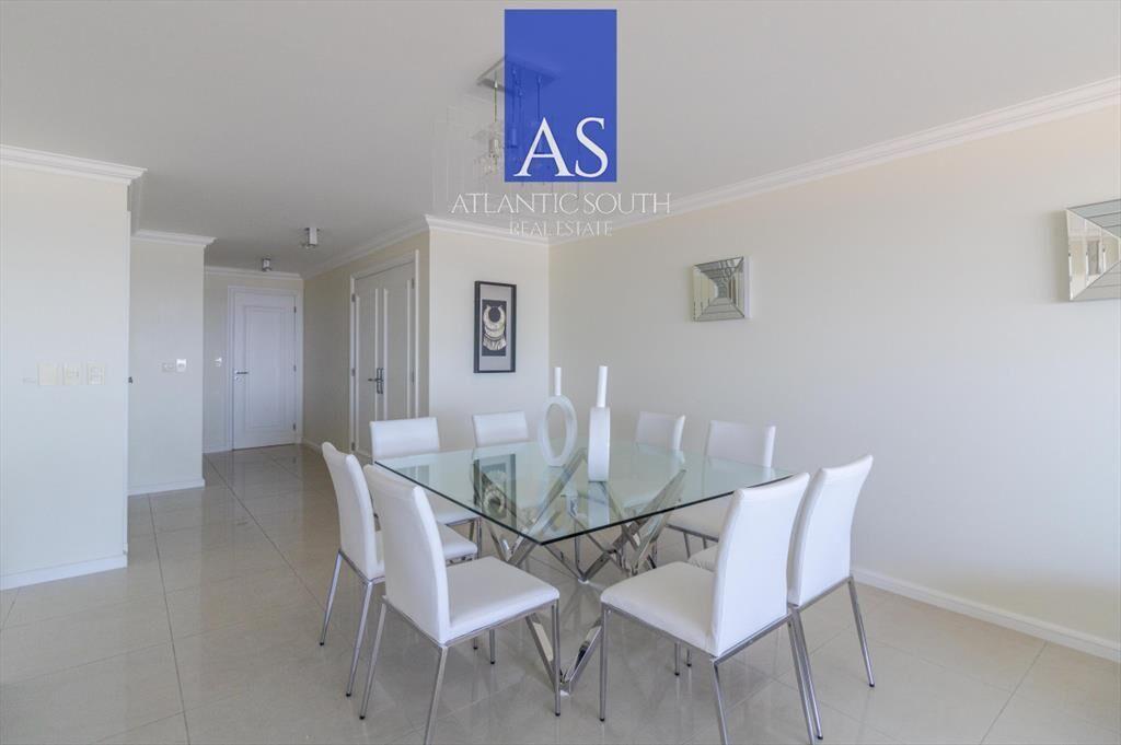 Apartamento de 3 dormitorios en suite frente al
